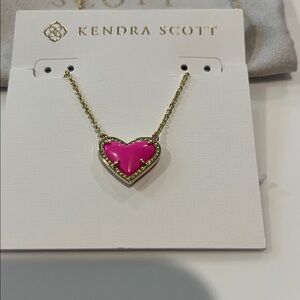 Kendra Scott Gold Magenta Heart Necklace BRAND NEW
